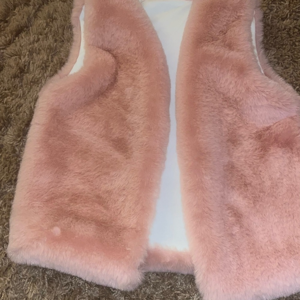 (SOLD)Pink Faux Fur Vest